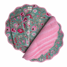  Nancy Round Scalloped Placemat & Napkin Set (2)