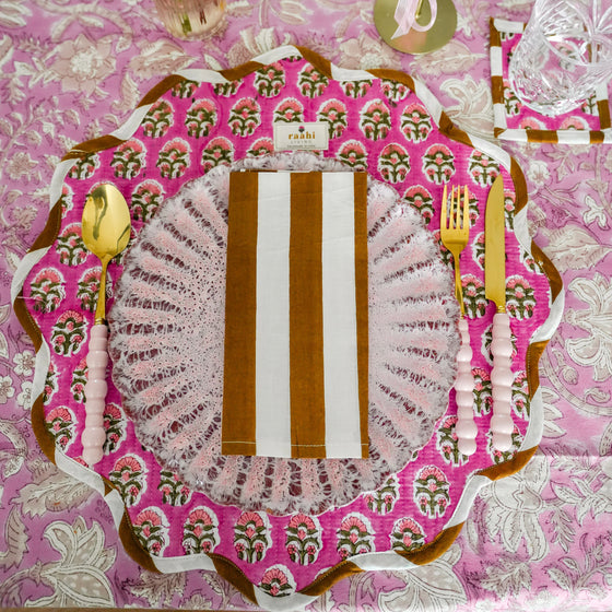 Juni Reversible Round Scalloped Cotton Placemat Set (Set of 2)