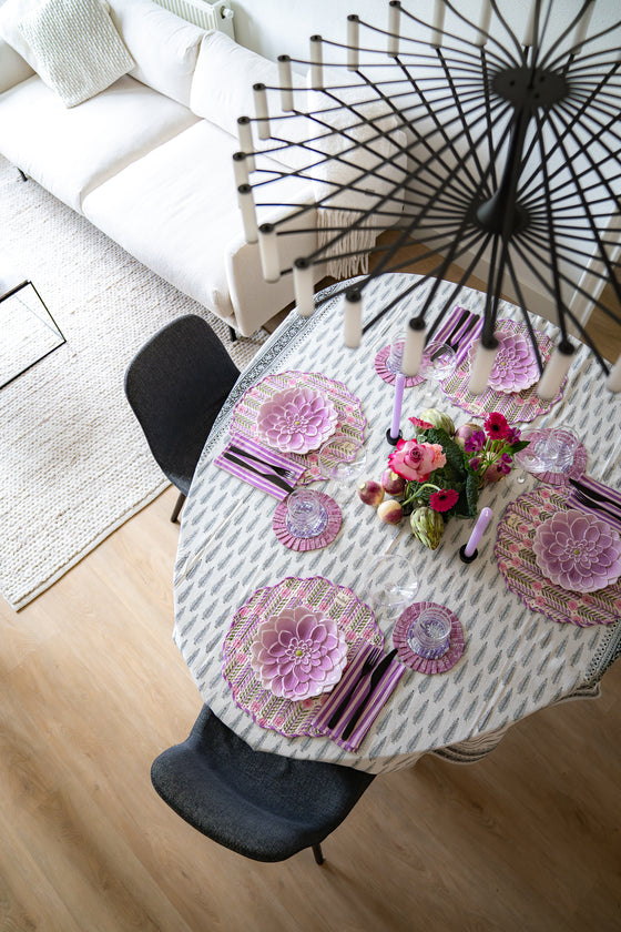 Tiyanna Lilac Reversible Scallop Placemat & Napkin (Set of 2)